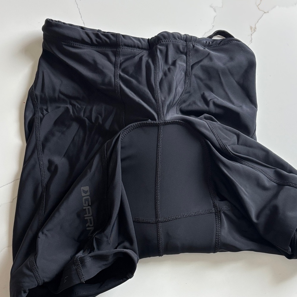 DGARUN Women's Black Athletic Shorts